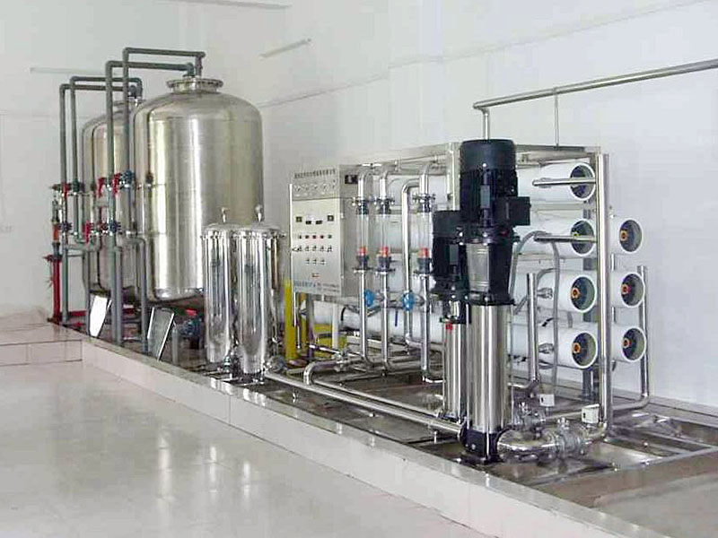 純化水設(shè)備停機(jī)純水箱存水怎么辦？這些問題處理就可以