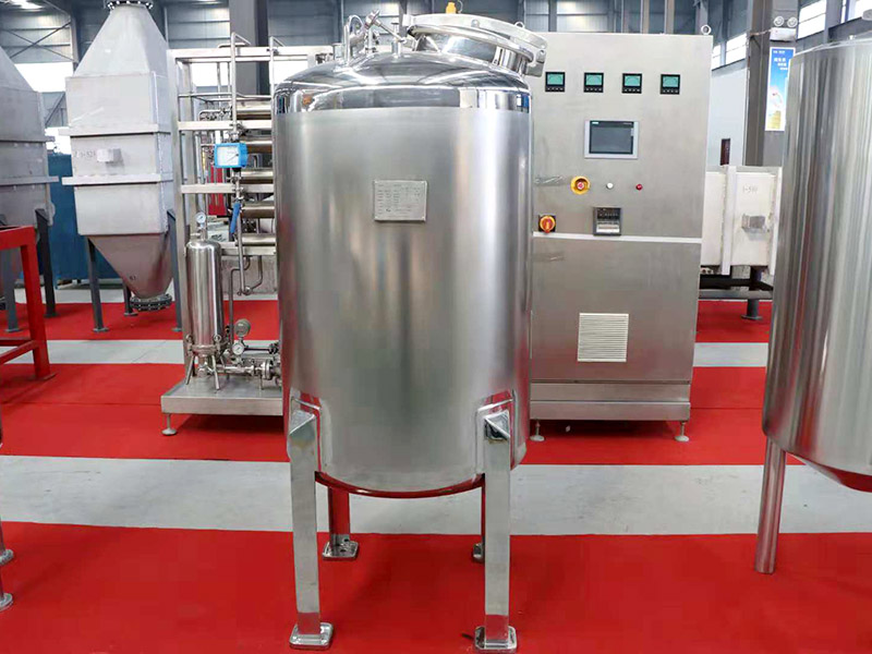 1噸純水設(shè)備配多大的原水罐？正確配置！